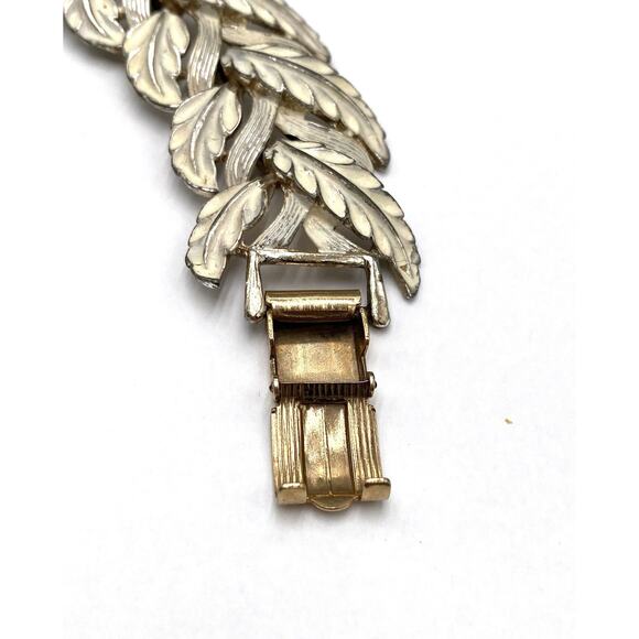 Vintage Bracelet Leaves Linked White Enamel Finish Estate 6.5” Flaw - Picture 4 of 12